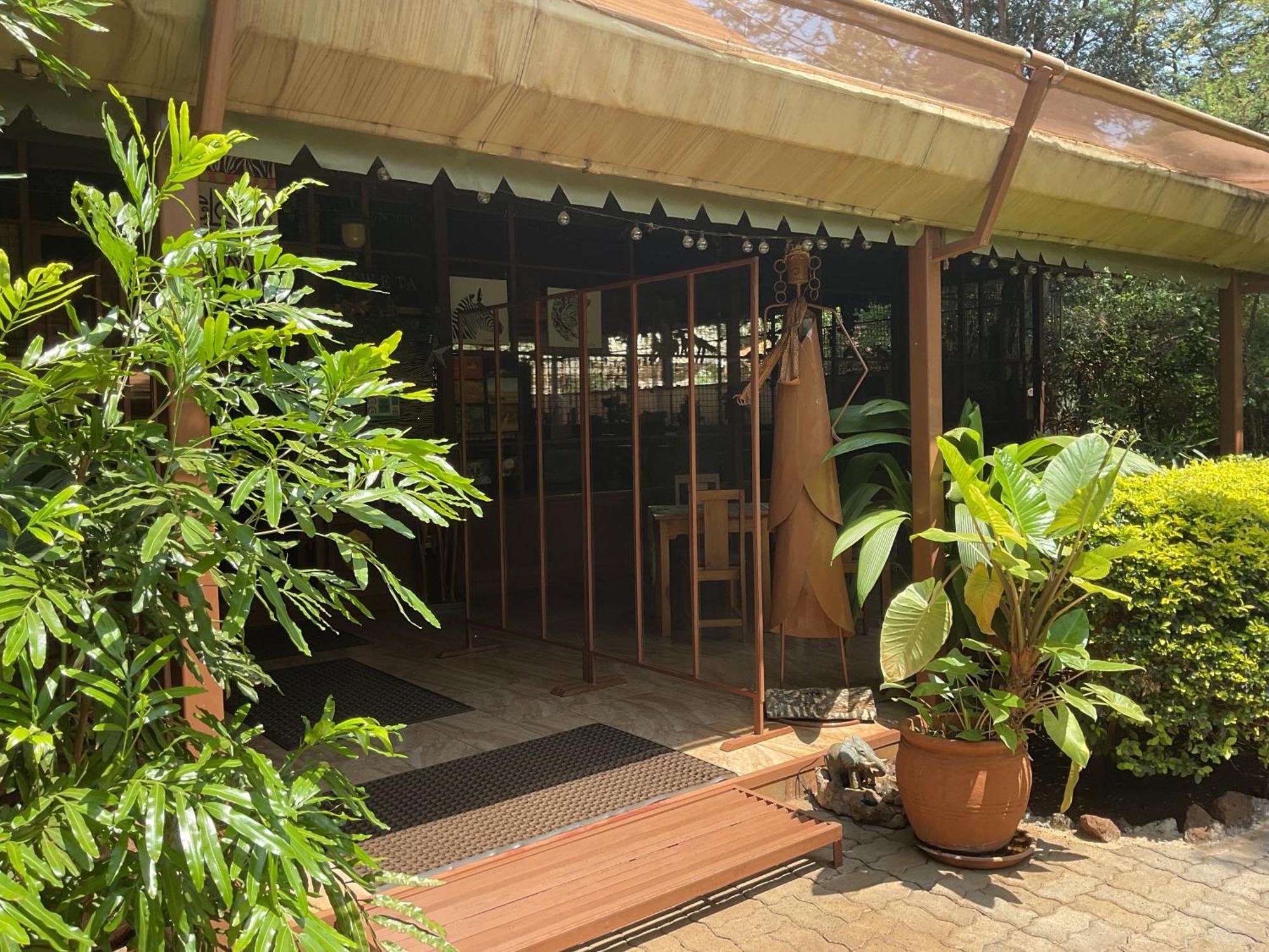 Ikweta Safari Camp Hotel Maua Luaran gambar