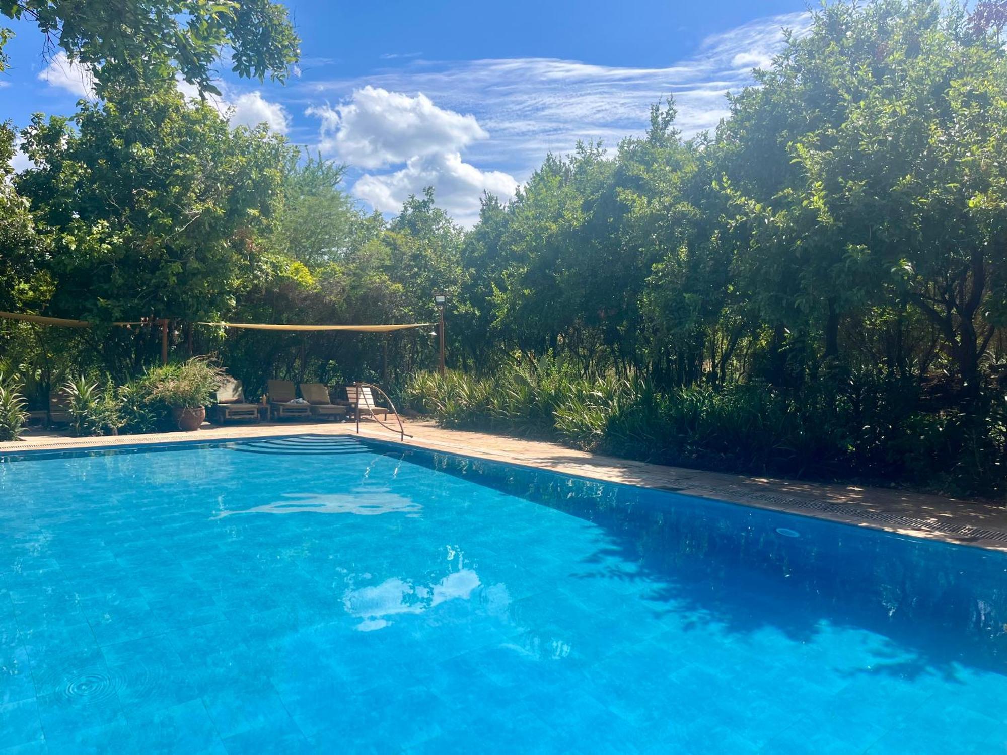 Ikweta Safari Camp Hotel Maua Luaran gambar