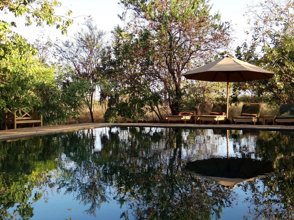 Ikweta Safari Camp Hotel Maua Luaran gambar