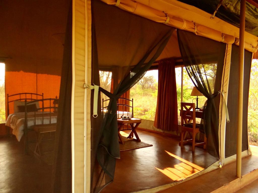 Ikweta Safari Camp Hotel Maua Luaran gambar