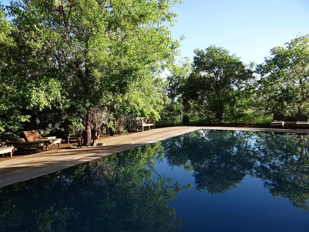 Ikweta Safari Camp Hotel Maua Luaran gambar