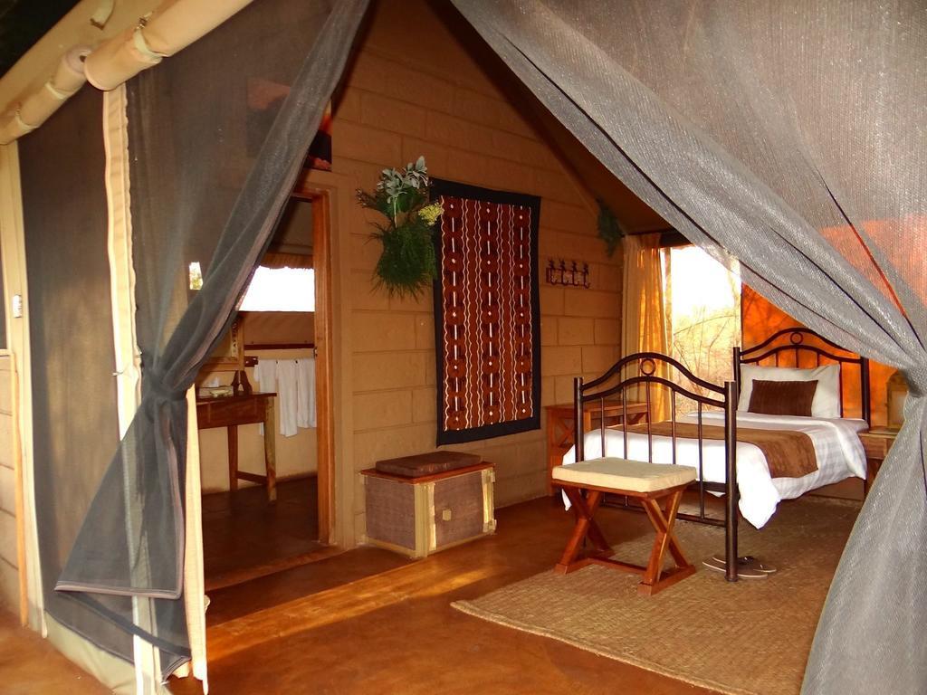 Ikweta Safari Camp Hotel Maua Luaran gambar