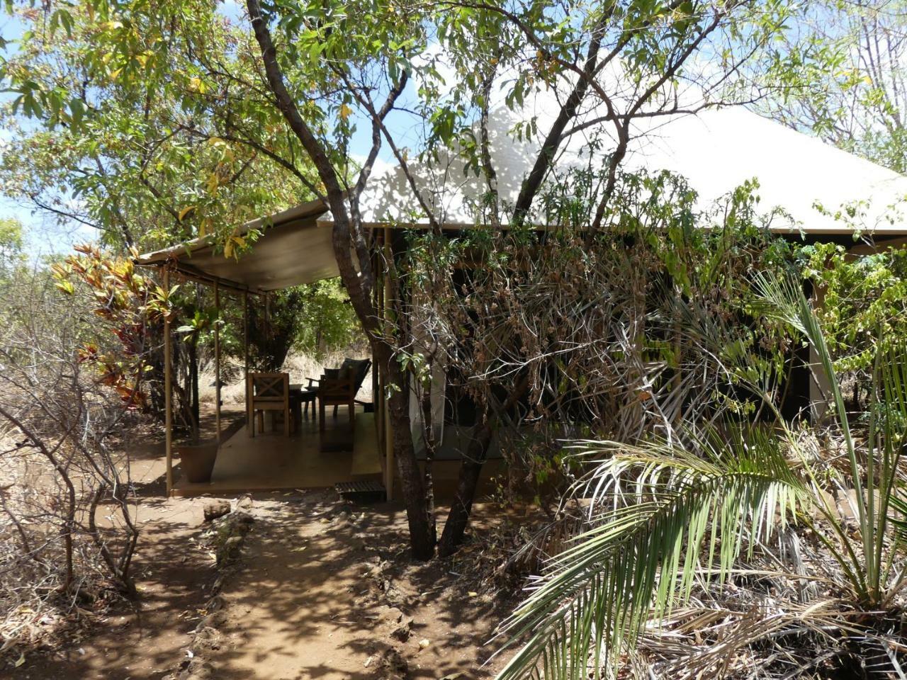 Ikweta Safari Camp Hotel Maua Luaran gambar